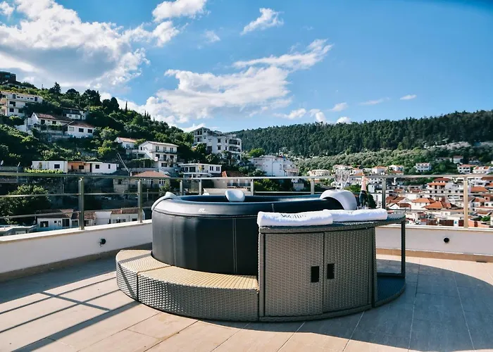 Riva Luxury